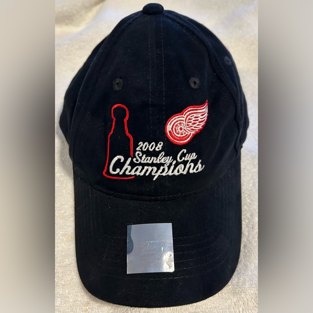 Detroit Red Wings Hat Adjustable Strap Back Black Red V41 Headwear
